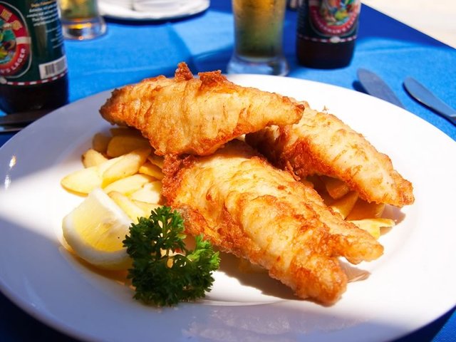 The Aussie "Golden Dinner", fish n' chips