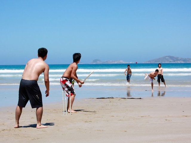 Beach Cricket on Squeaky Beach