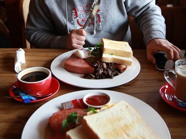 Breakfast at Lyndoch Bakery