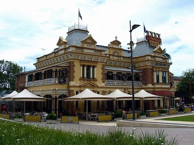 The historic Breakfast Creek Hotel