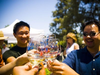 Wine Tasting, Cheers!